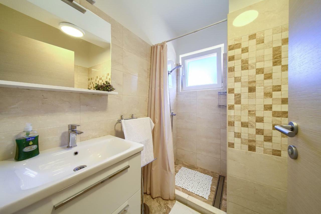 Apartament Stela Pinezići Zewnętrze zdjęcie