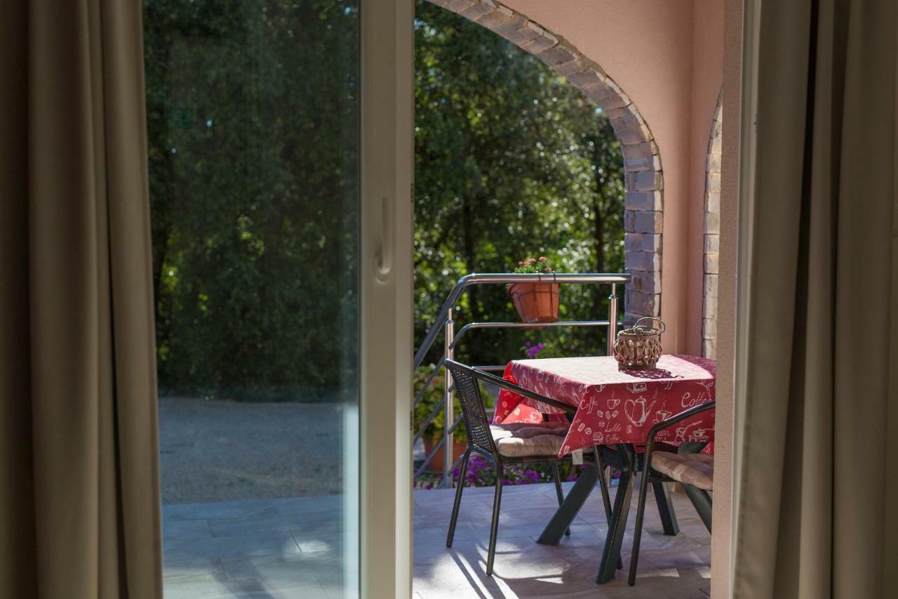 Apartament Stela Pinezići Zewnętrze zdjęcie